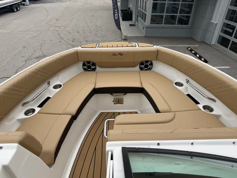 Slide: The Image of Sea Ray SDX 230 2026 - 63
