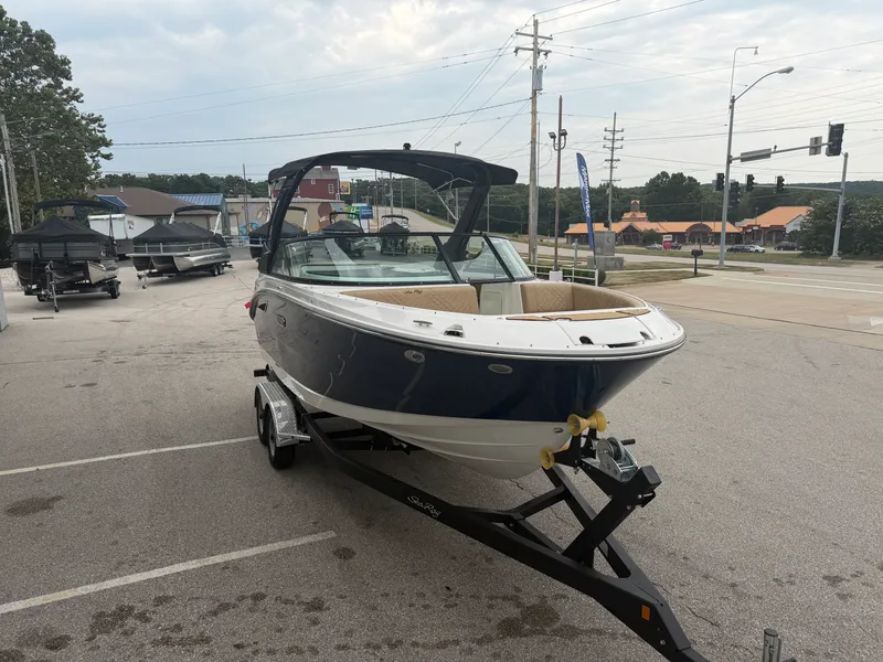 Slide: The Image of Sea Ray SDX 230 2026 - 6