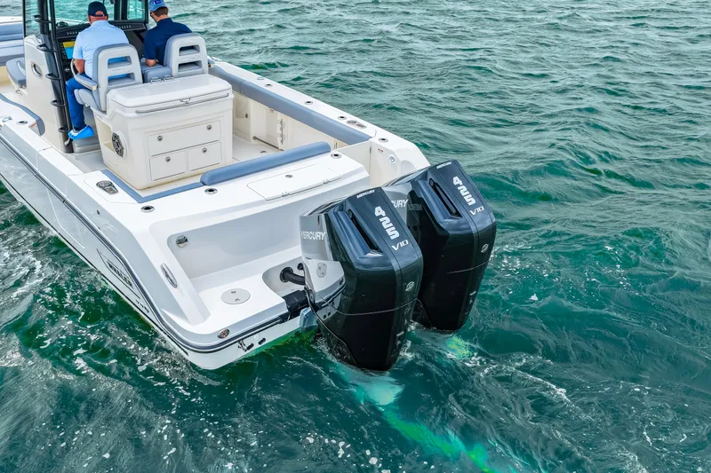 Slide: The Image of Boston Whaler 330 Outrage 2026 - 21