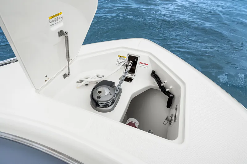 Slide: The Image of Boston Whaler 330 Outrage 2026 - 33
