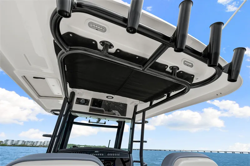 Slide: The Image of Boston Whaler 330 Outrage 2026 - 54