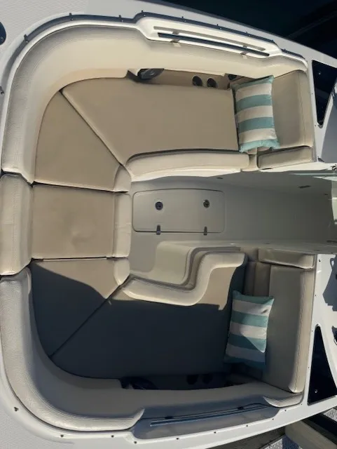 Slide: The Image of Boston Whaler 320 VANTAGE 2016 - 11