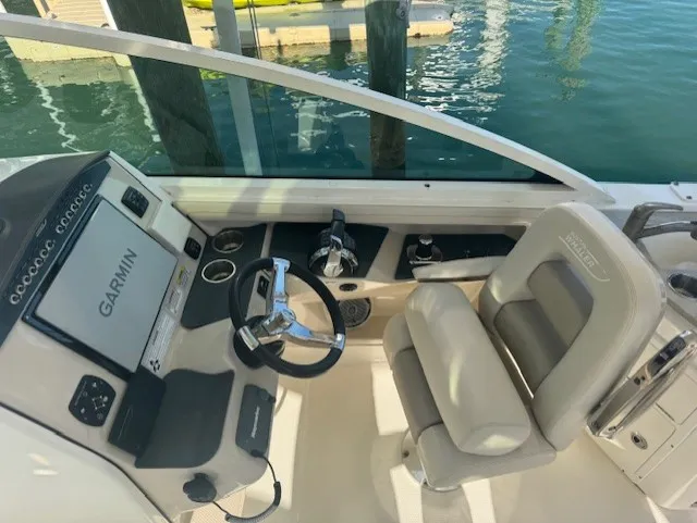 Slide: The Image of Boston Whaler 320 VANTAGE 2016 - 12