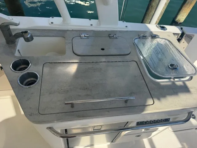 Slide: The Image of Boston Whaler 320 VANTAGE 2016 - 19