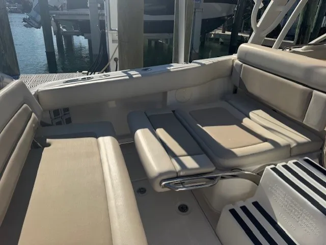 Slide: The Image of Boston Whaler 320 VANTAGE 2016 - 26