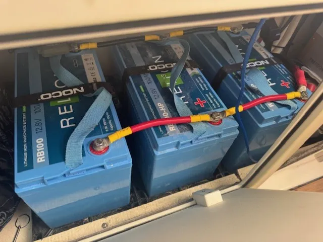 Slide: The Image of Boston Whaler 320 VANTAGE 2016 - 29