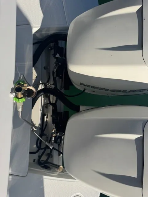 Slide: The Image of Boston Whaler 320 VANTAGE 2016 - 37