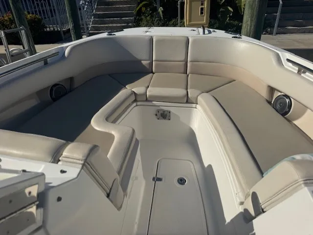Slide: The Image of Boston Whaler 320 VANTAGE 2016 - 9