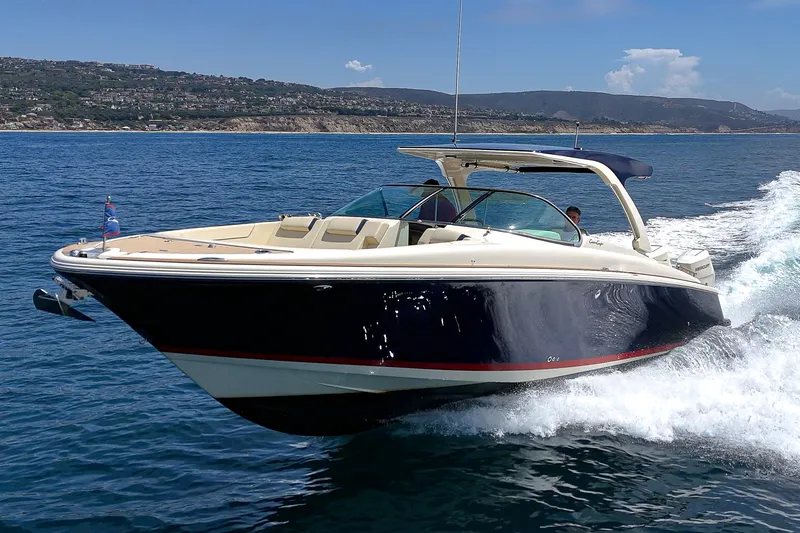 Slide: The Image of Chris-Craft LAUNCH 35 GT 2024 - 12