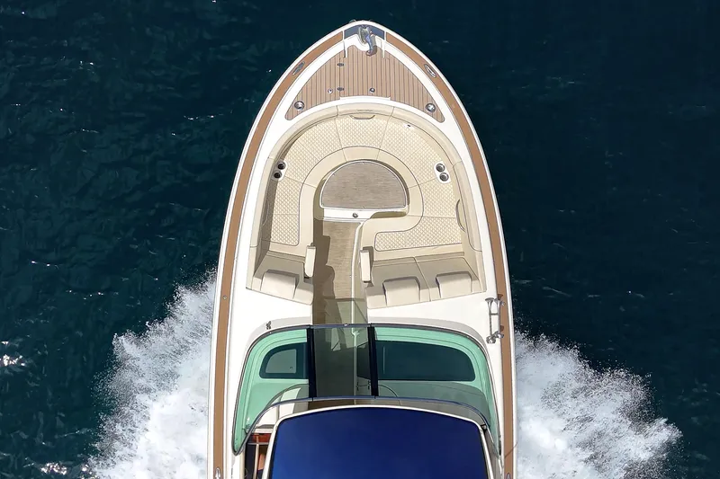 Slide: The Image of Chris-Craft LAUNCH 35 GT 2024 - 26