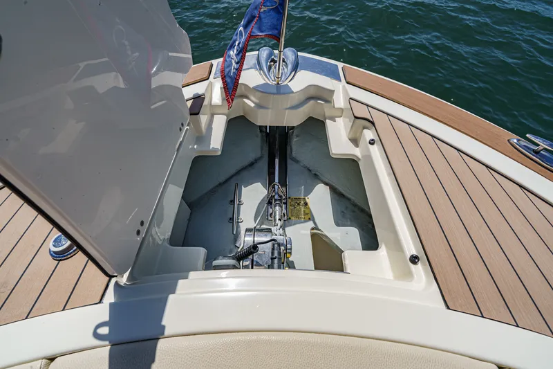 Slide: The Image of Chris-Craft LAUNCH 35 GT 2024 - 28