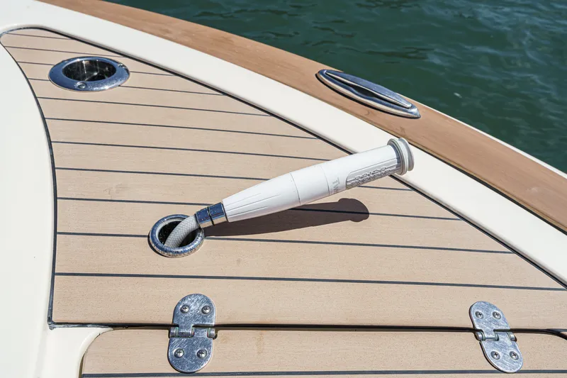 Slide: The Image of Chris-Craft LAUNCH 35 GT 2024 - 29