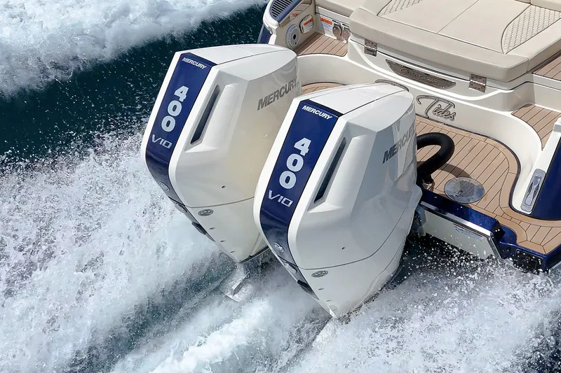 Slide: The Image of Chris-Craft LAUNCH 35 GT 2024 - 32