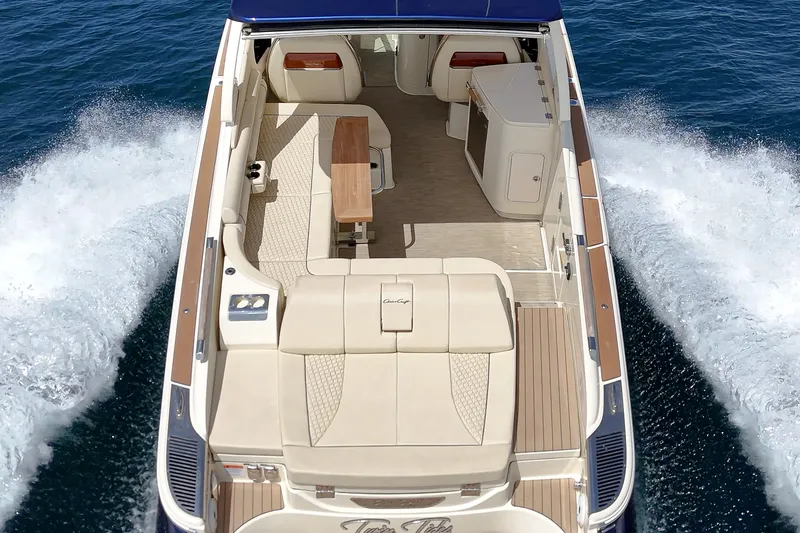 Slide: The Image of Chris-Craft LAUNCH 35 GT 2024 - 33