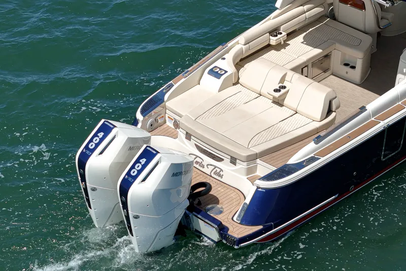 Slide: The Image of Chris-Craft LAUNCH 35 GT 2024 - 36