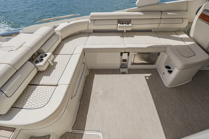 Slide: The Image of Chris-Craft LAUNCH 35 GT 2024 - 43