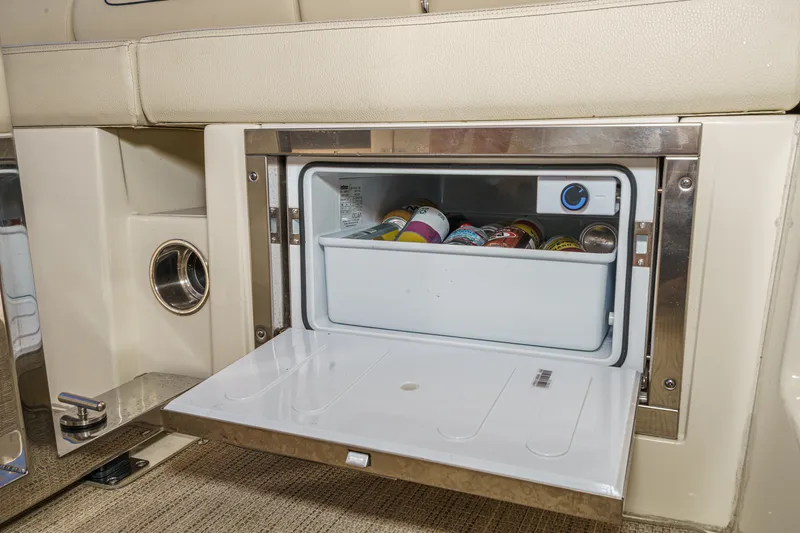 Slide: The Image of Chris-Craft LAUNCH 35 GT 2024 - 45