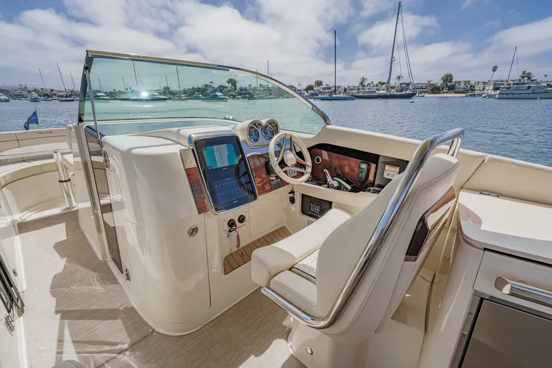 Slide: The Image of Chris-Craft LAUNCH 35 GT 2024 - 50