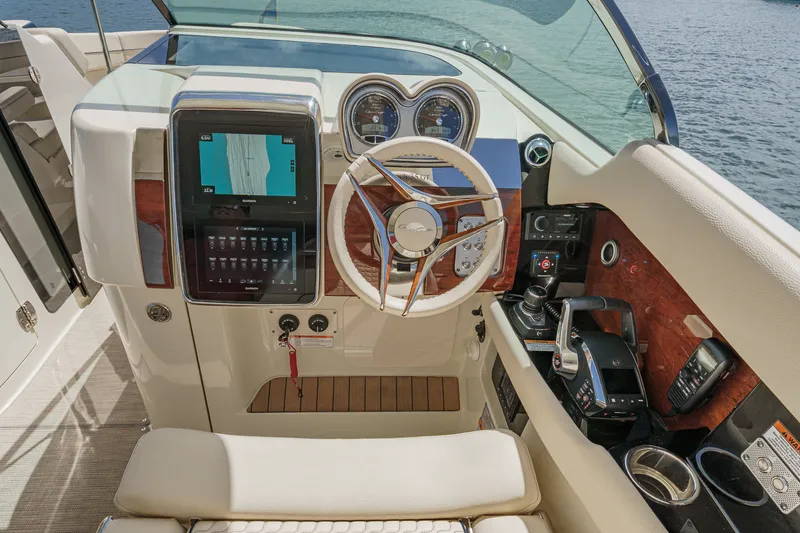 Slide: The Image of Chris-Craft LAUNCH 35 GT 2024 - 51