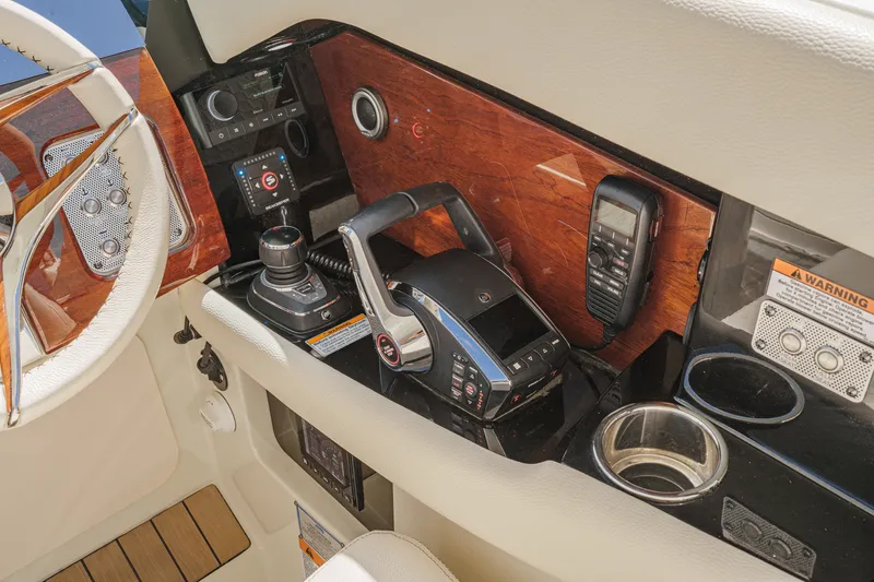 Slide: The Image of Chris-Craft LAUNCH 35 GT 2024 - 54