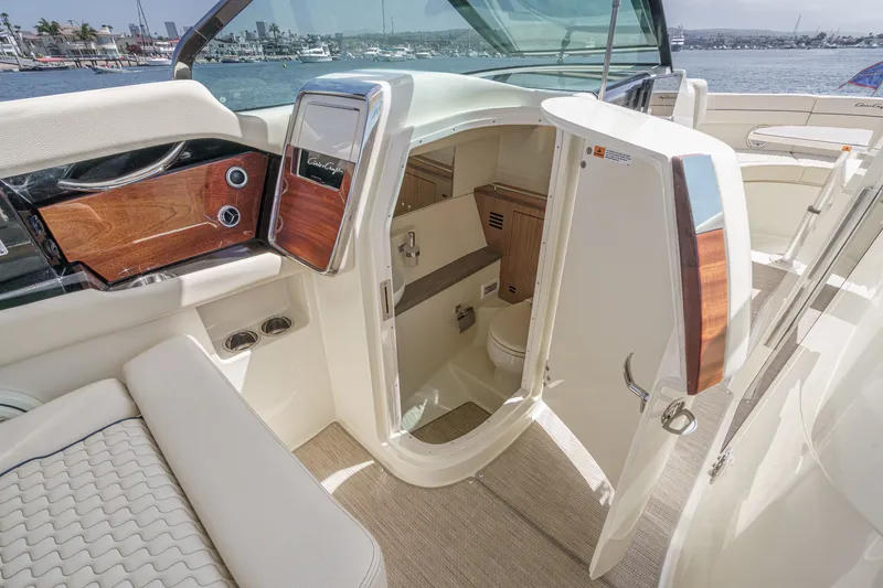 Slide: The Image of Chris-Craft LAUNCH 35 GT 2024 - 65