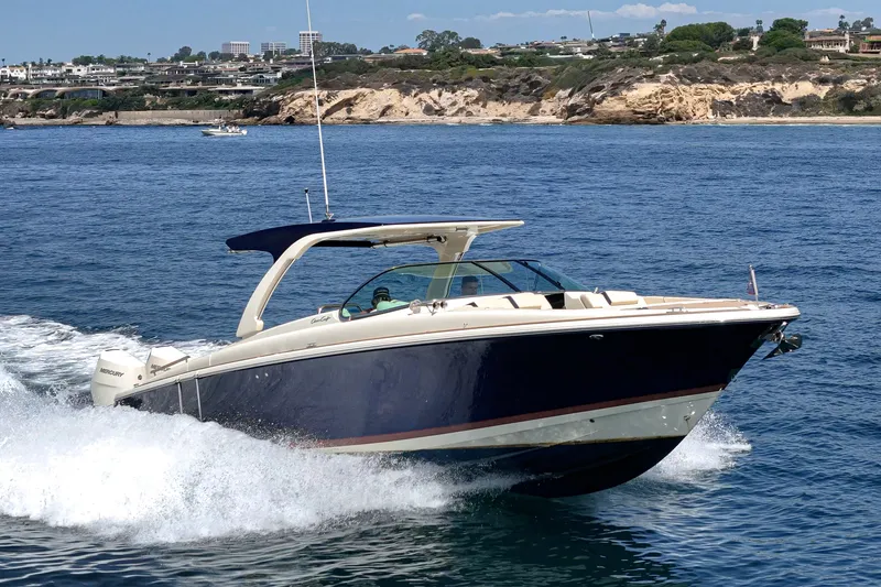 Slide: The Image of Chris-Craft LAUNCH 35 GT 2024 - 8