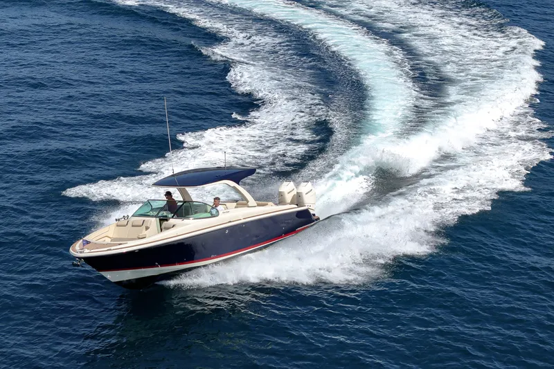 Slide: The Image of Chris-Craft LAUNCH 35 GT 2024 - 9