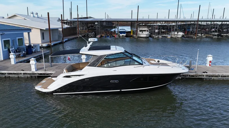 The Image of Sea Ray Sundancer 320 2026 - 0