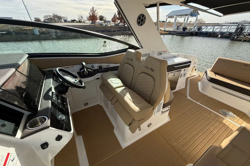 Slide: The Image of Sea Ray Sundancer 320 2026 - 19