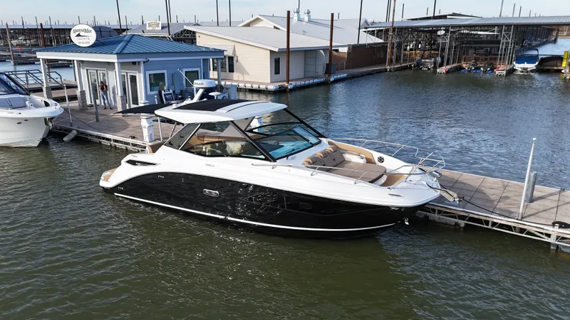 Slide: The Image of Sea Ray Sundancer 320 2026 - 2