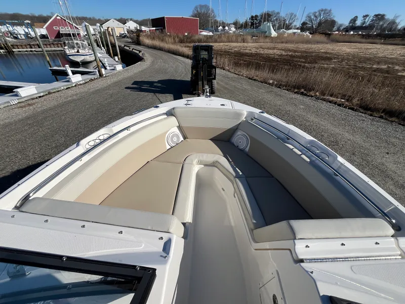 Slide: The Image of Boston Whaler 210 Vantage 2026 - 13