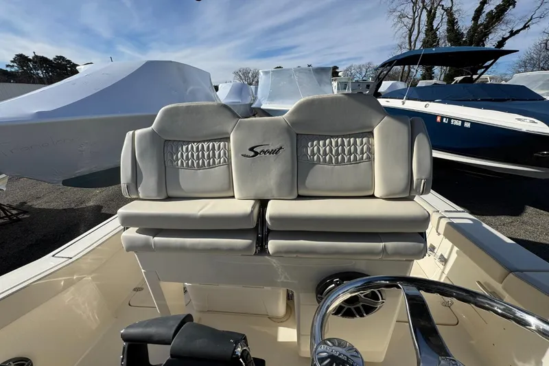 Slide: The Image of Scout 260 LXF 2026 - 16