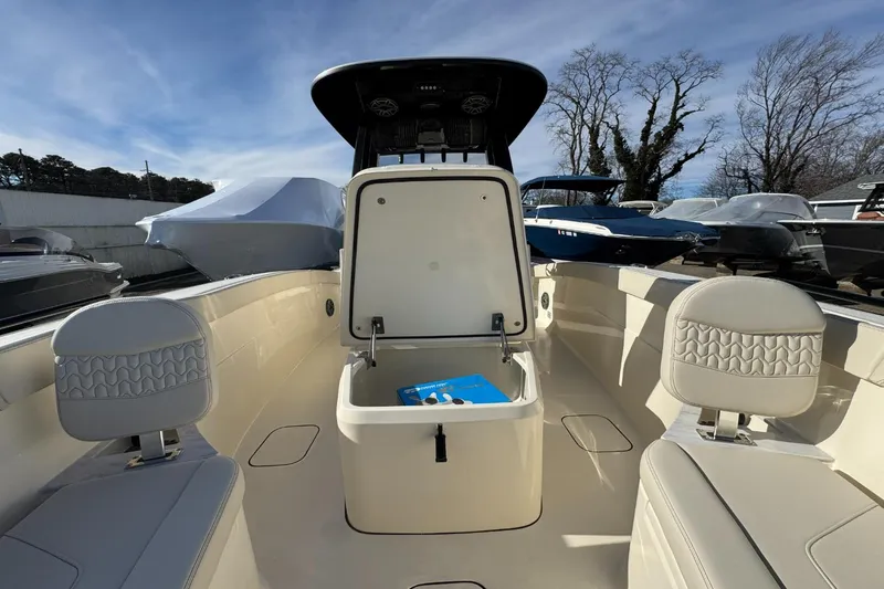 Slide: The Image of Scout 260 LXF 2026 - 24