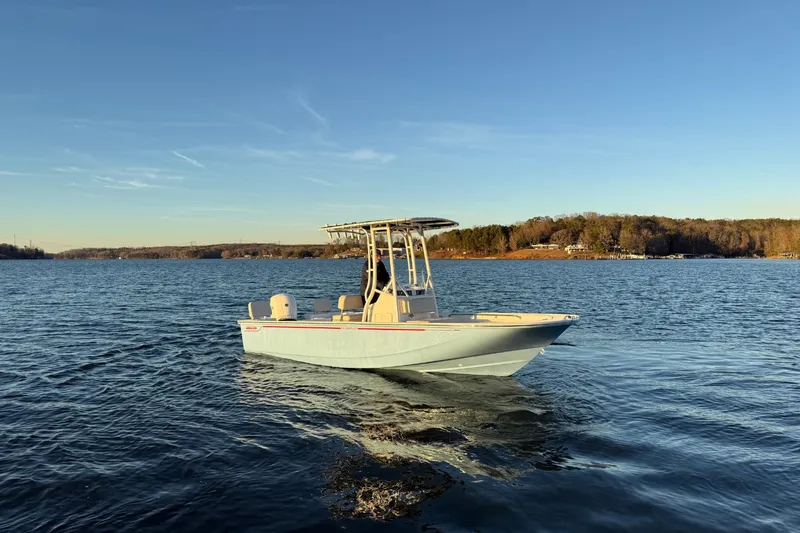 Slide: The Image of Boston Whaler 190 Montauk 2026 - 5