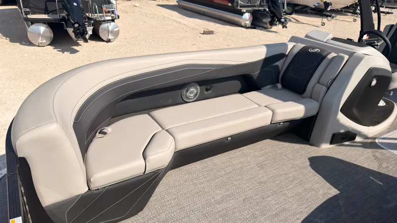 Slide: The Image of Barletta Cabrio 24 UC 2026 - 7