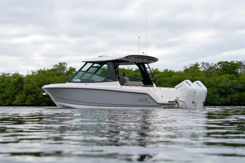 Slide: The Image of Boston Whaler 330 Vantage 2026 - 1