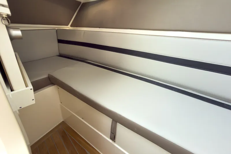Slide: The Image of Boston Whaler 330 Vantage 2026 - 17