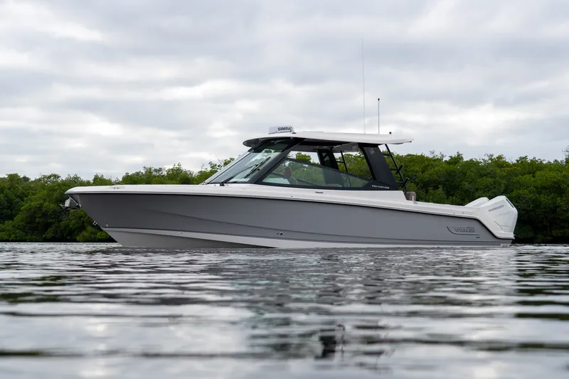 Slide: The Image of Boston Whaler 330 Vantage 2026 - 2