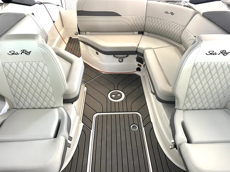 Slide: The Image of Sea Ray 260 SLX OB 2024 - 13