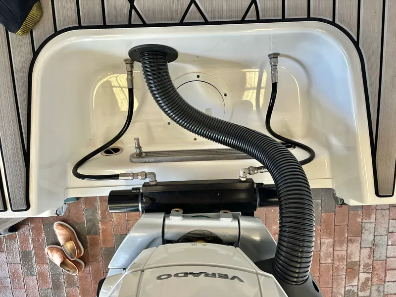 Slide: The Image of Sea Ray 260 SLX OB 2024 - 27