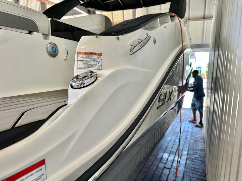 Slide: The Image of Sea Ray 260 SLX OB 2024 - 30