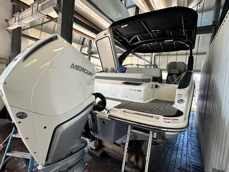 Slide: The Image of Sea Ray 260 SLX OB 2024 - 5
