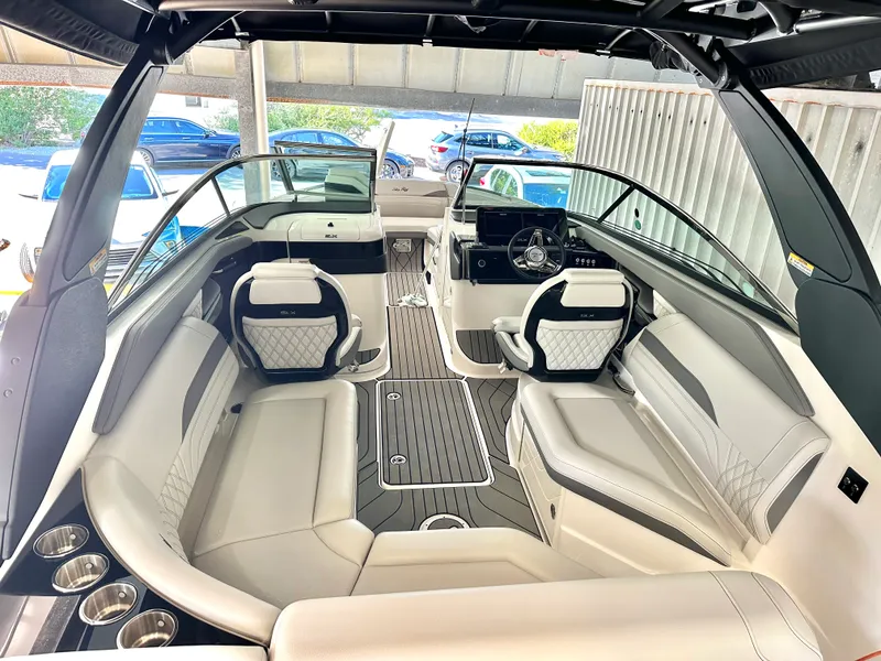 Slide: The Image of Sea Ray 260 SLX OB 2024 - 6