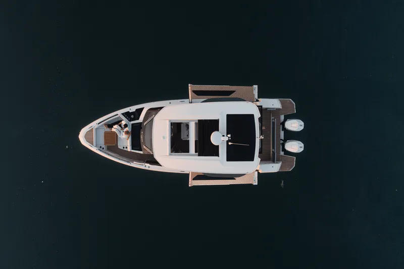 Slide: The Image of Saxdor 400 GTO 2026 - 90