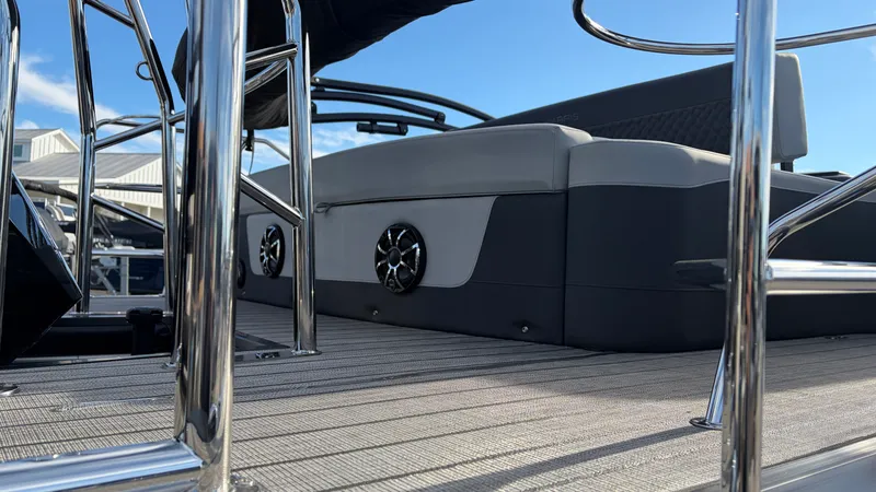 Slide: The Image of Harris Sunliner 230 2026 - 10