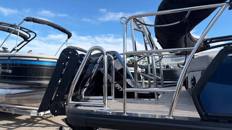 Slide: The Image of Harris Sunliner 230 2026 - 11