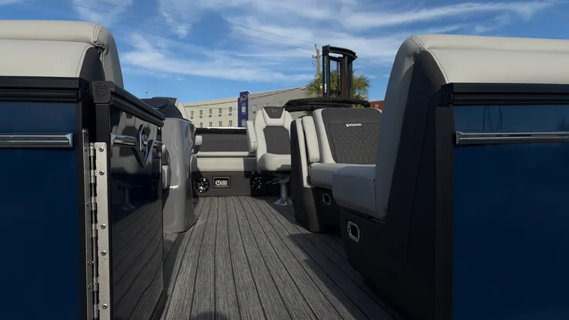 Slide: The Image of Harris Sunliner 230 2026 - 17