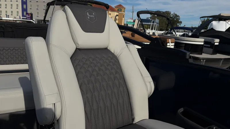 Slide: The Image of Harris Sunliner 230 2026 - 25