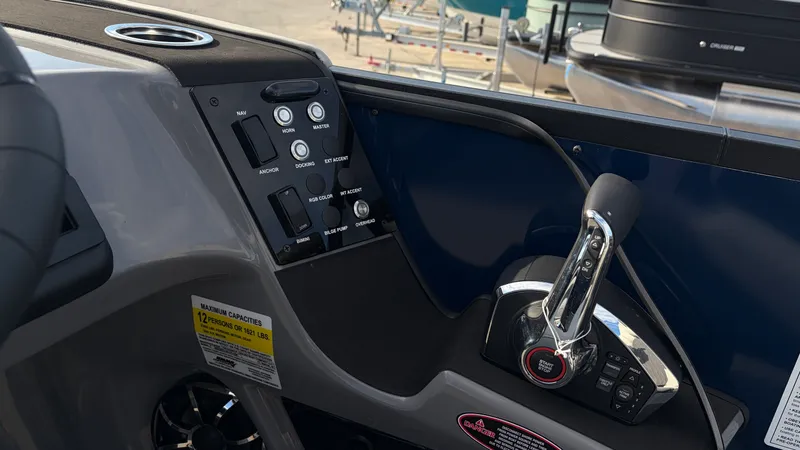 Slide: The Image of Harris Sunliner 230 2026 - 29