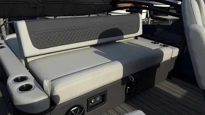 Slide: The Image of Harris Sunliner 230 2026 - 31